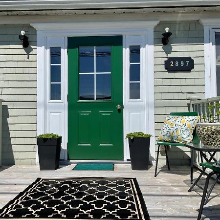 The East Wind Guesthouse Clark's Harbour Bagian luar foto