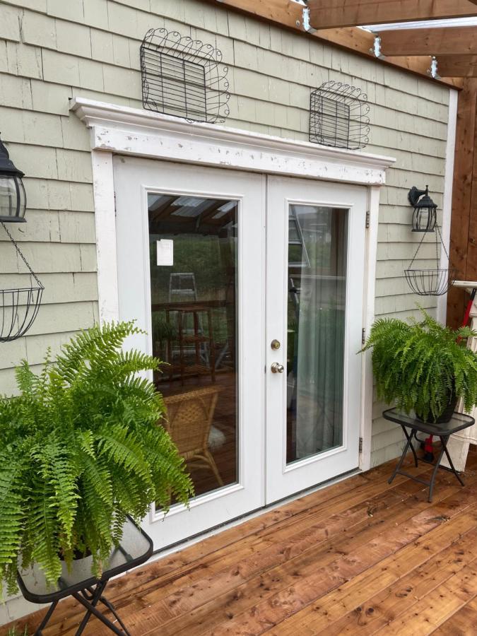 The East Wind Guesthouse Clark's Harbour Bagian luar foto
