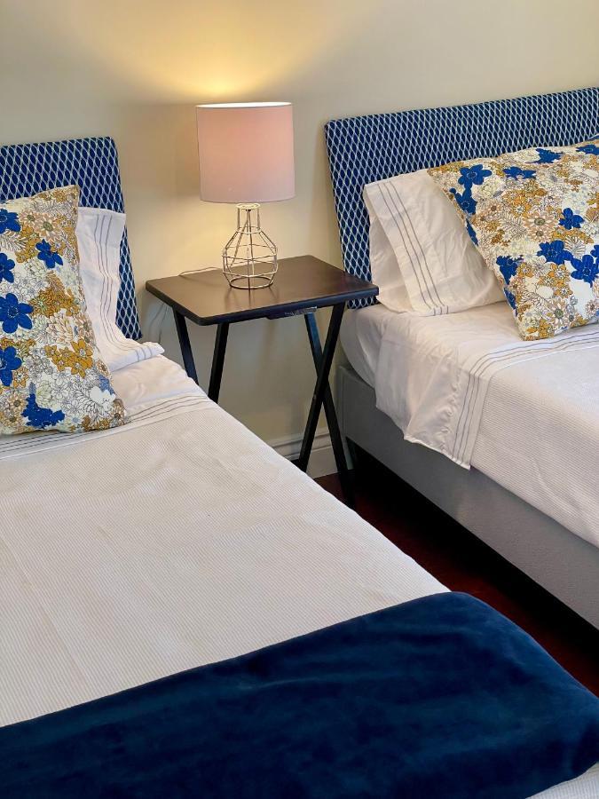 The East Wind Guesthouse Clark's Harbour Bagian luar foto