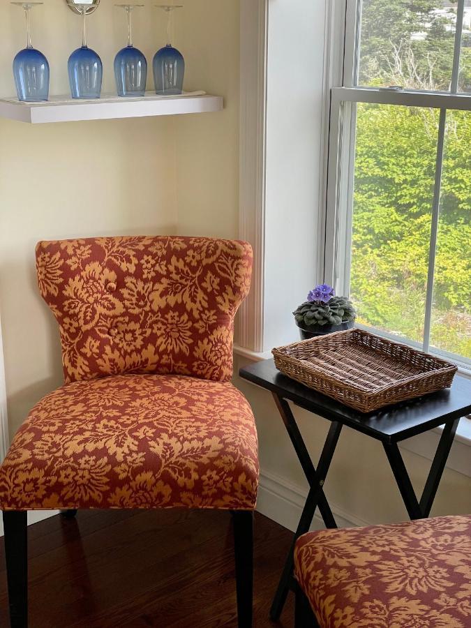 The East Wind Guesthouse Clark's Harbour Bagian luar foto