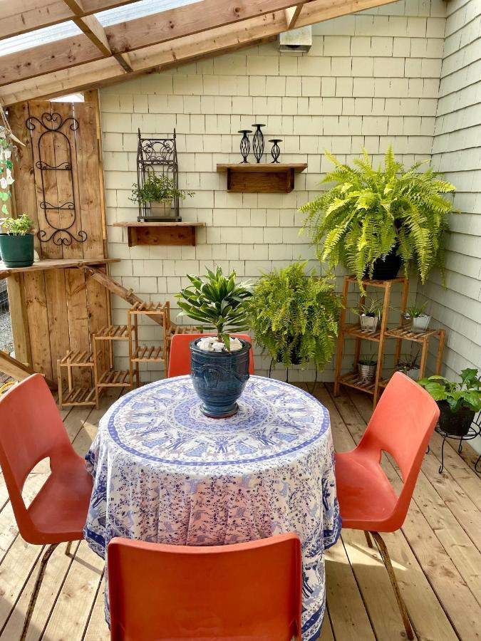 The East Wind Guesthouse Clark's Harbour Bagian luar foto