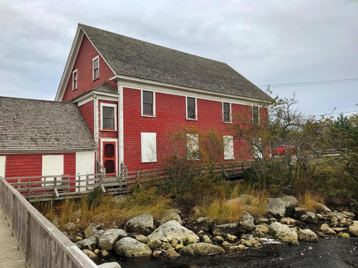 The East Wind Guesthouse Clark's Harbour Bagian luar foto