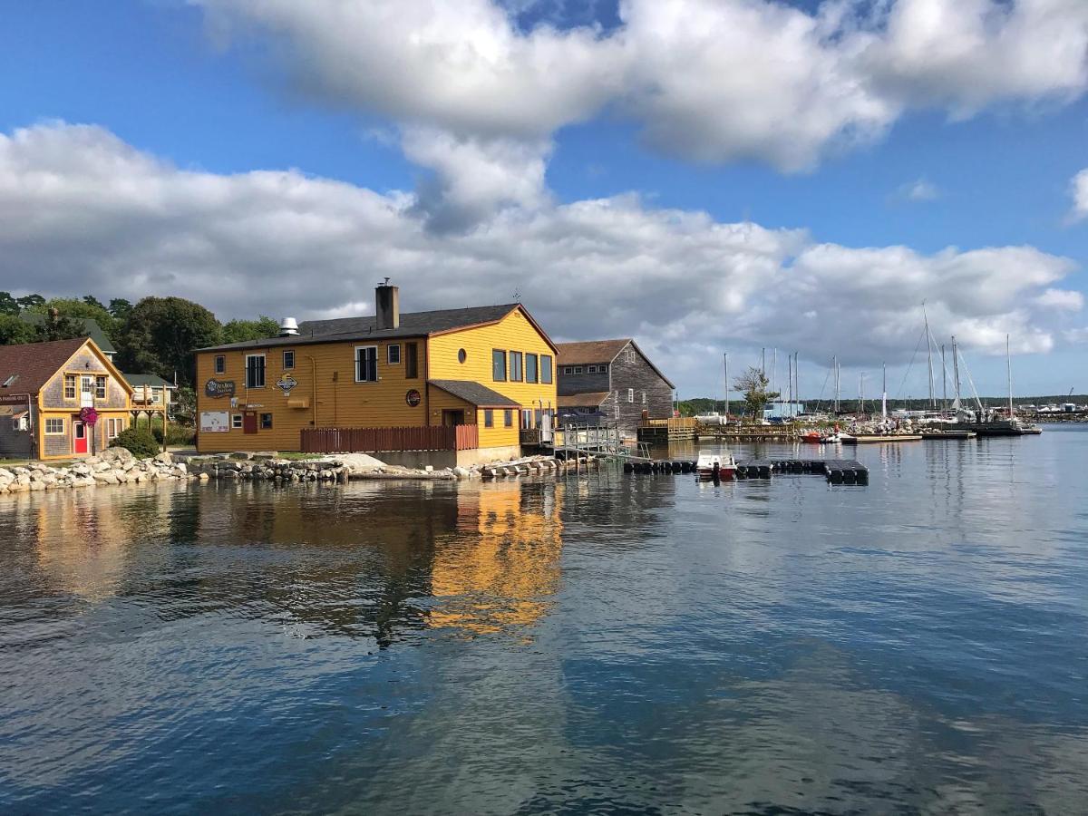 The East Wind Guesthouse Clark's Harbour Bagian luar foto