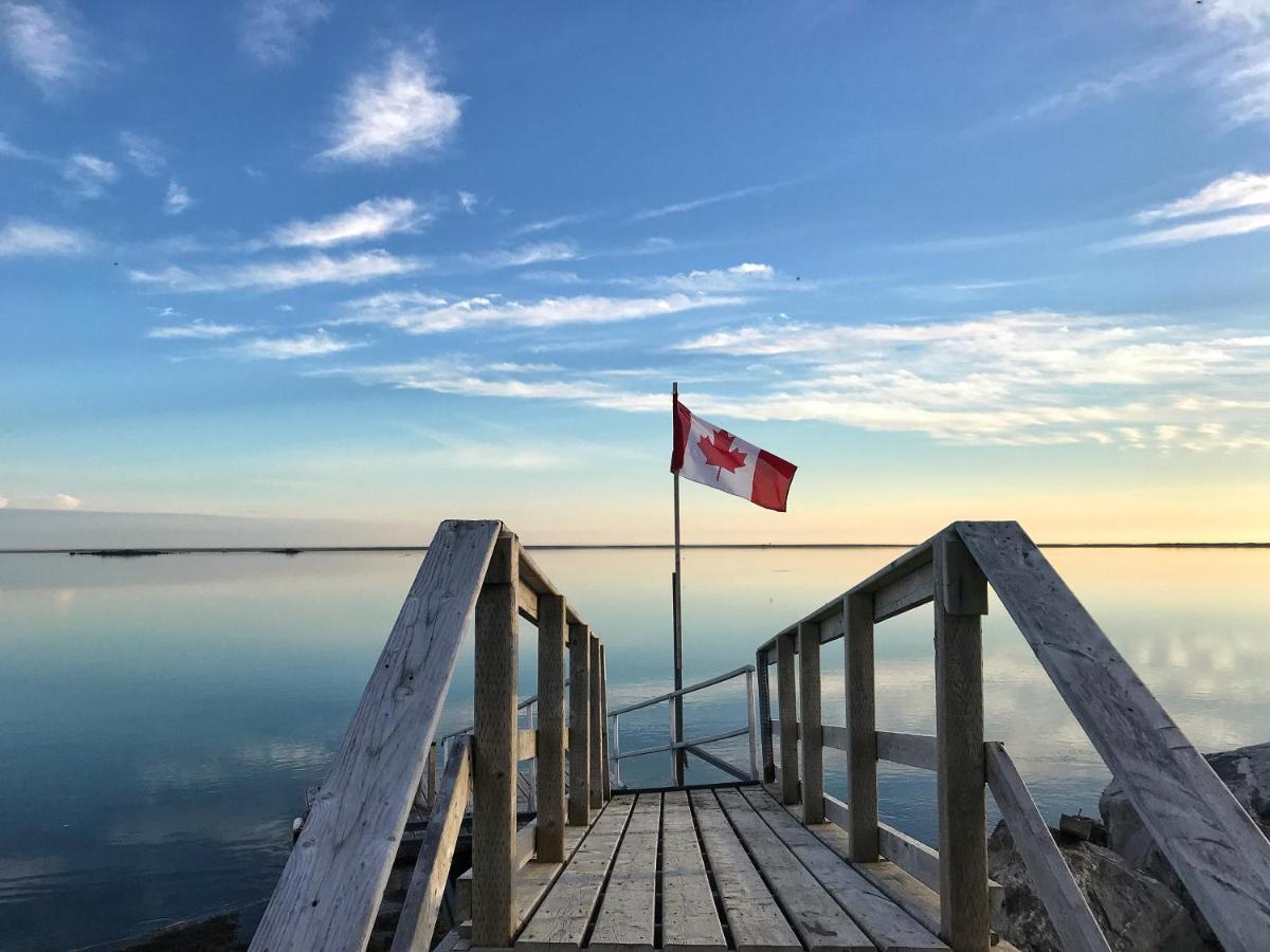 The East Wind Guesthouse Clark's Harbour Bagian luar foto